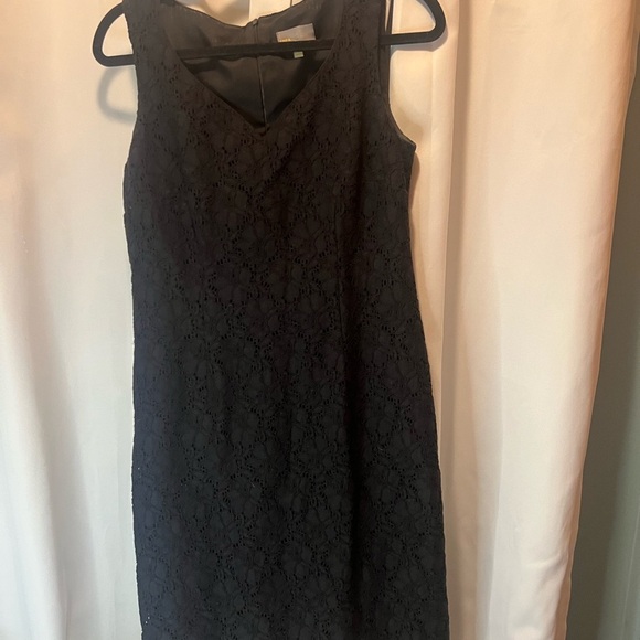 Black V-Neck Lace Overlay Sleeveless Sheath Mini Dress - Picture 1 of 6